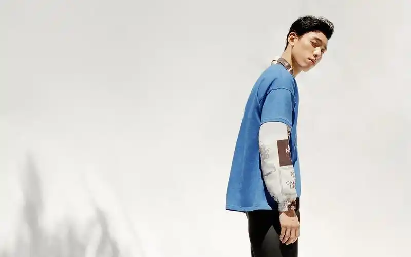 王子异帅气图片桌面壁纸