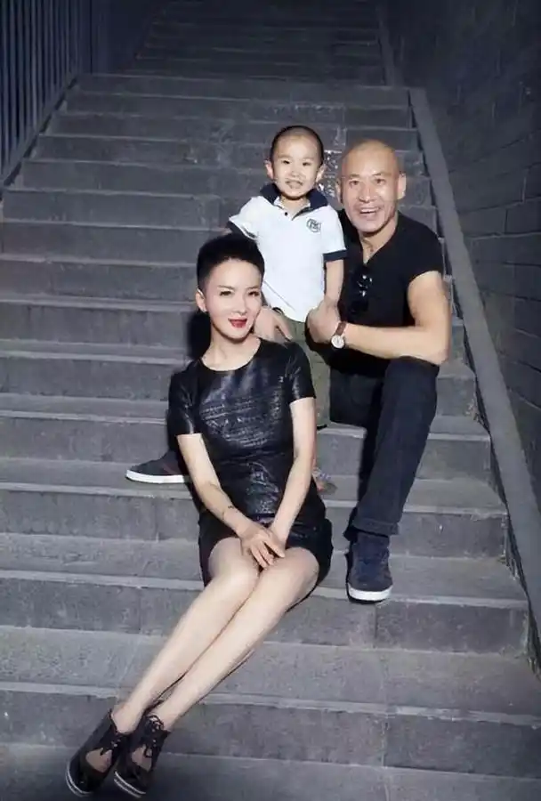 师小红和谢兰孩子(决心和师小红丁克)(33)