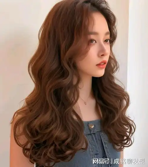 想烫头发冷烫和热烫有啥区别哪种方法效果比较好