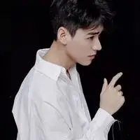 白衬衫男生头像唯美有气质【点击鼠标右键下载】