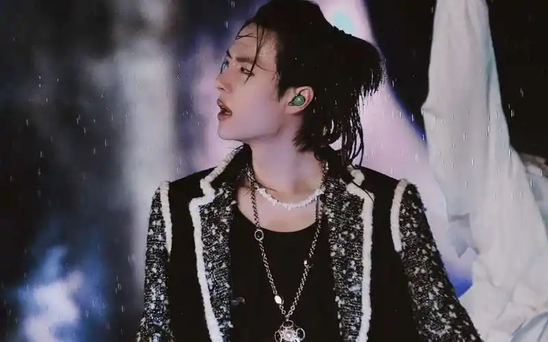 王一博无感跨年舞台无感官方多角度