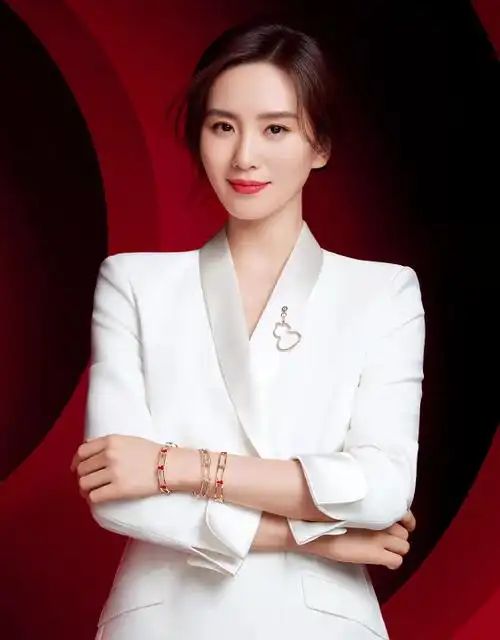 刘诗诗爱上大红唇!