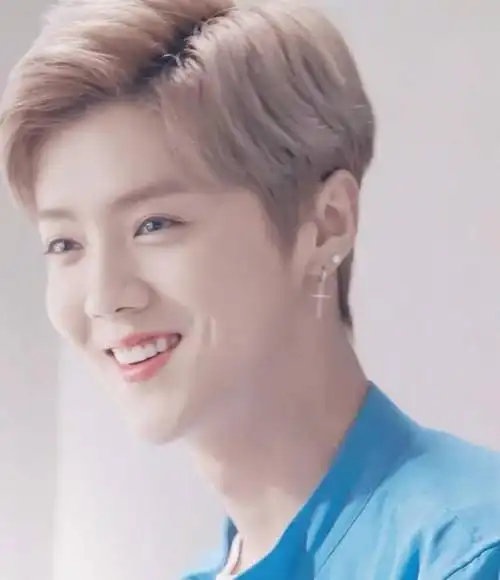 多图预警~鹿晗一颦一笑醉人无比 括弧笑酒窝杀都令人着迷