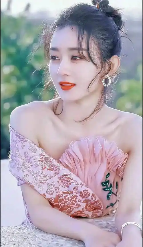 赵丽颖风华绝代,美丽震撼全场!难道你不心动吗?