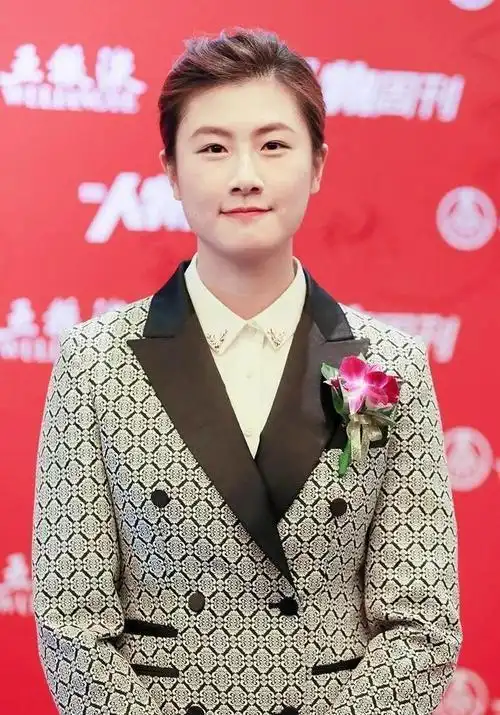 丁宁,中国乒乓球队女队前任队长,创造了国乒女队一个时代的辉煌.