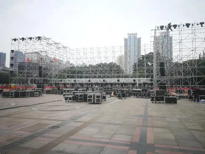 1,基础舞台安全的重要性:舞台是其他搭建的基础,比如会议等活动舞台