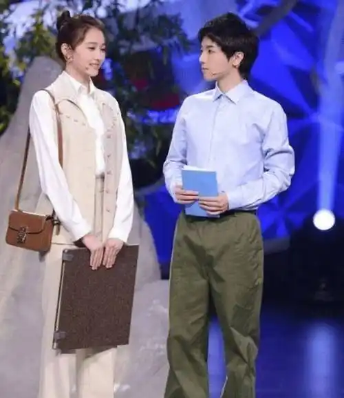 原创原创172的华晨宇遇上173的关晓彤暴露真实身高