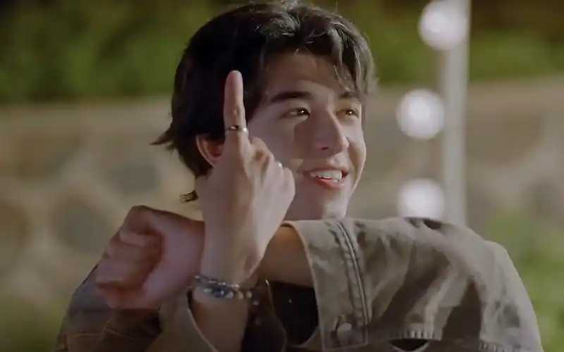 【into1-尹浩宇】"在灯光落下的那一刻,我依然记得我的归属,我想和