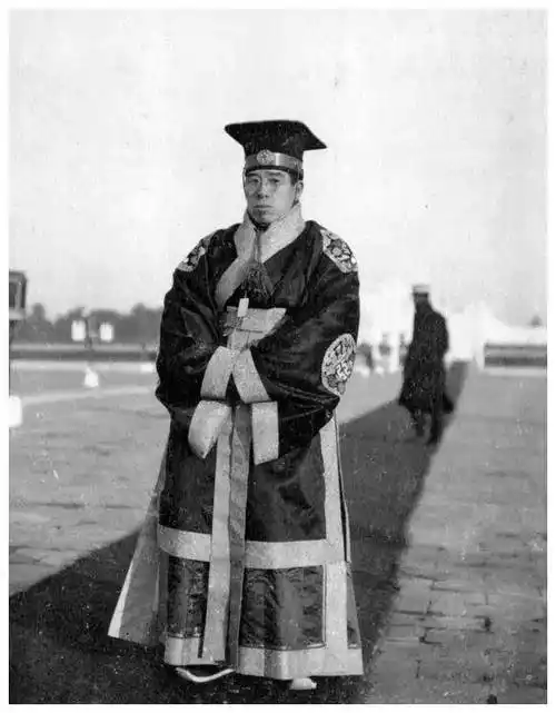 李学通:袁世凯祭天照片辨伪