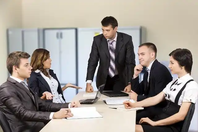 如何正确管理团队,建立领导者的权威?