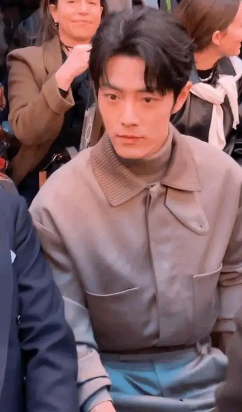 朋友们让我们为我们的巨星肖战欢呼鼓掌吧,让世界看向东方,大帅哥肖战