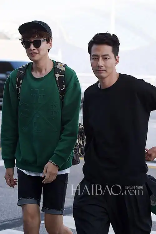 赵寅成,李光洙9月17日韩国仁川机场街拍 (飞泰国曼谷)