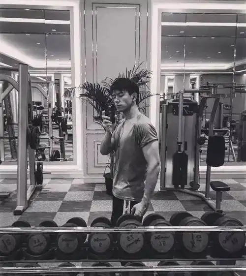 爱健身的男明星也太太太帅了吧