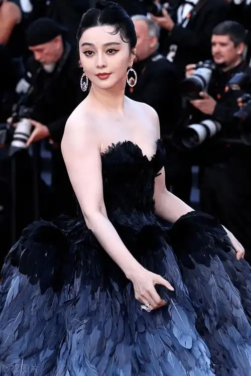 范冰冰走国际红毯终于翻车!