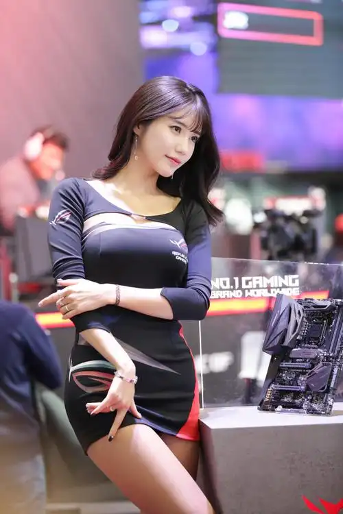 神颜值 美女模特 林率雅