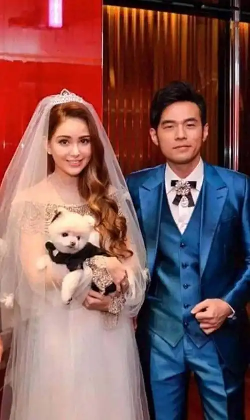 30岁昆凌现身天津陪老公周杰伦伤势好转夫妻关系融洽