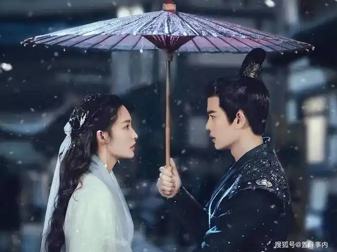 脸上写着"想红",偏立"人淡如菊"的人设,32岁的李沁醒醒吧_肖战_演技