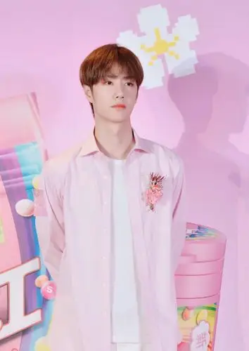 粉色系耶啵,粉色冒泡的男友系穿搭,王一博啥也驾驭得住