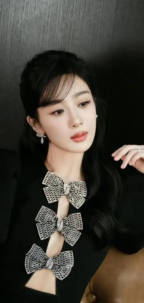 美女壁纸第2039期杨紫