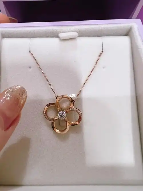 周大福青春88钻石项链