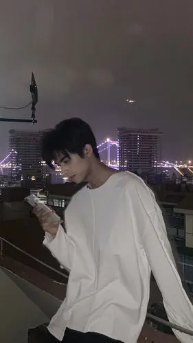 宋威龙侧脸太帅了