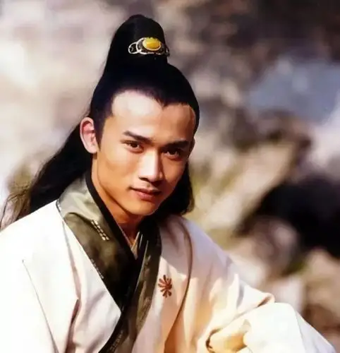想当年,还追过他的《雪山飞狐》被称之为是古装第一美男子当年的聂远