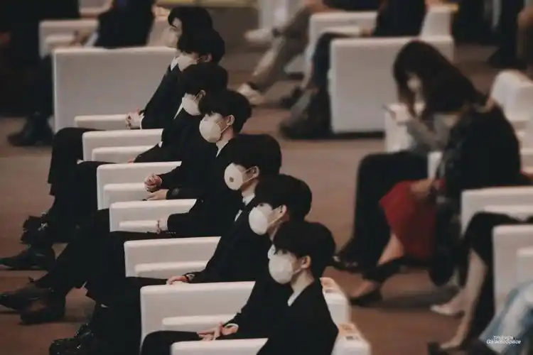 有无时代少年团可以做壁纸的小众神图?