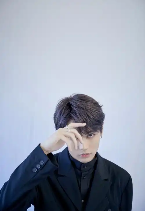 林彦俊帅气有型图片