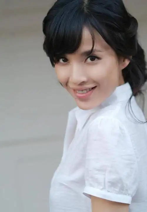 提起靳东,所有人都知道,可是他的妻子李佳,很多人都不知道,李佳的努力