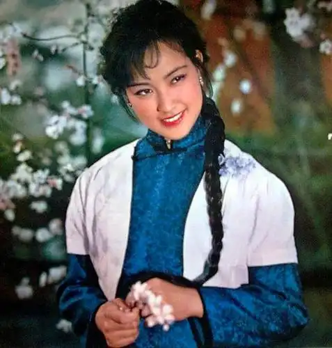 从《小花》,《神秘的大佛》等影片感受刘晓庆这种与生俱来的气质