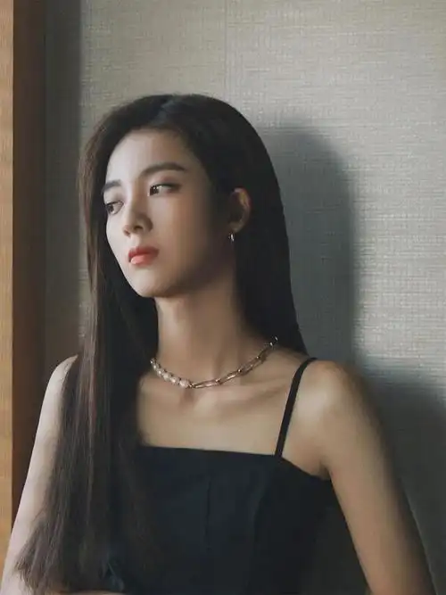 万鹏,颜值与实力并存的气质女神|演员|杨夕_网易订阅