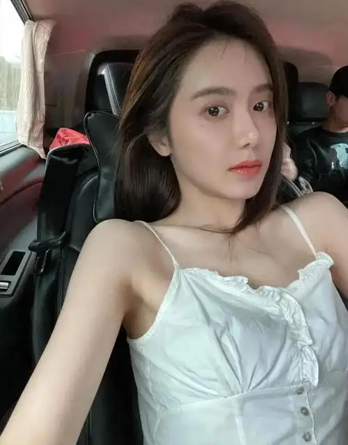 著名女主播美娜