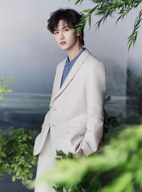 boss亚太区z世代大使朱正廷演绎2021春夏系列