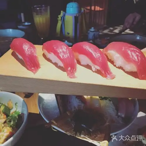 the raki 创意料理(万象城店)金枪鱼手握图片 - 第1张