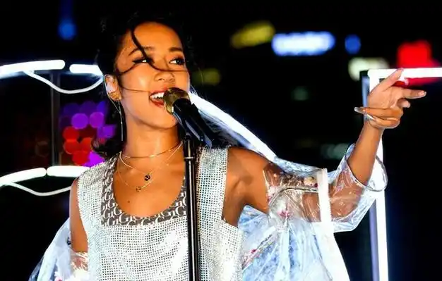 刘石坚和吉克隽逸相恋6年却在成名后遭拒婚如今过得怎样了