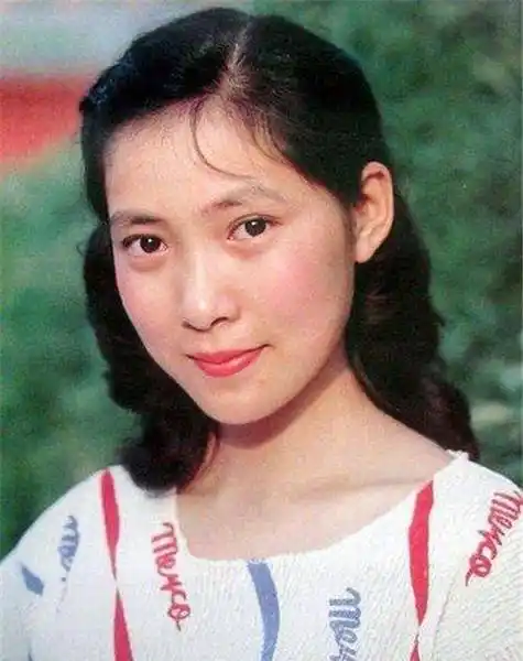 80年代女星沈丹萍:为何在事业巅峰期,非要嫁给大14岁的德国佬?