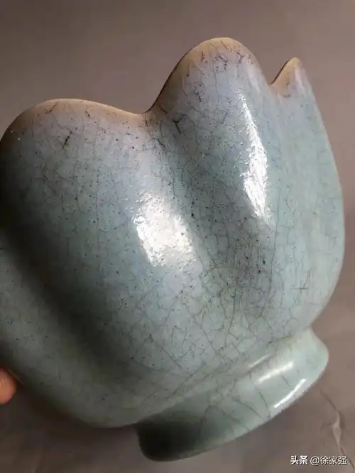 北宋汝窑气泡特征对比(北宋汝窑特征与鉴定方法)(13)