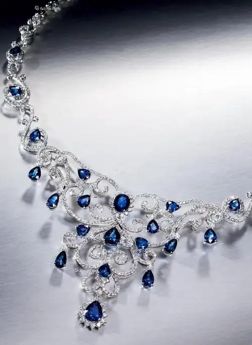 039418k白金镶钻石蓝宝石项链