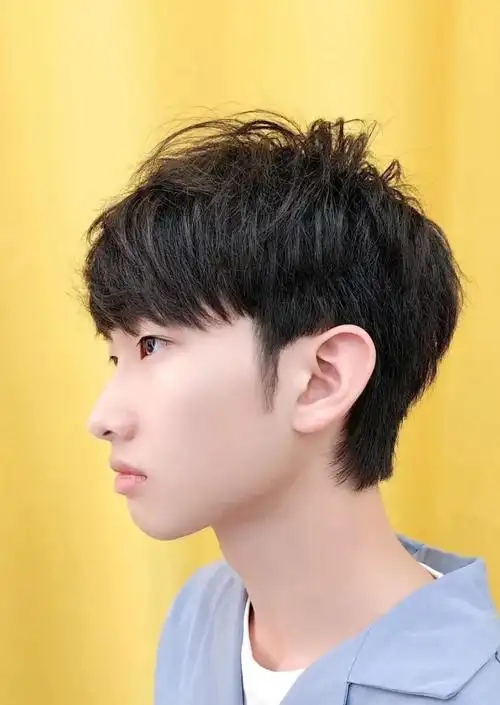 又帅又时尚的男士发型13款,真的不一样,很适合年轻男生