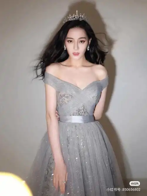 迪丽热巴绝美皇冠图