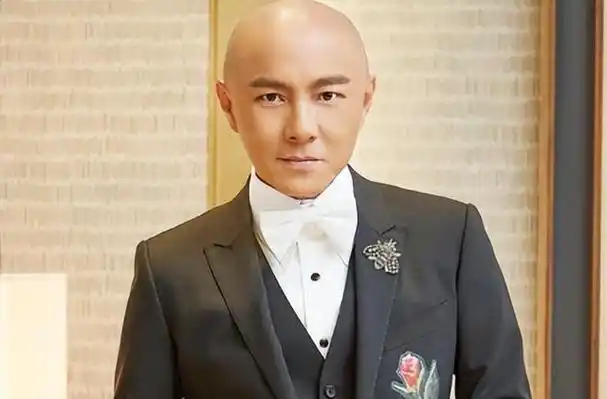 58岁的张卫健过气艺人的残酷真相在他身上展现得淋漓尽致