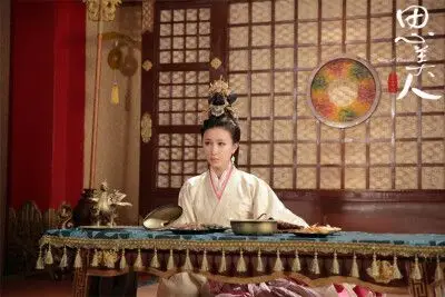 思美人李恩西 饰 嬴盈