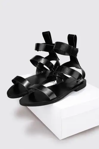 sohigh意大利春夏 黑色牛皮简约绑带露指平底休闲凉鞋