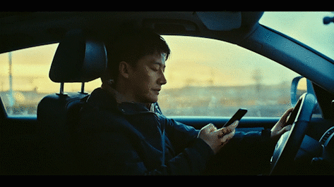 黄轩演怂包连扇自己10个巴掌##被黄轩乌海中扇自己巴掌的戏吓到