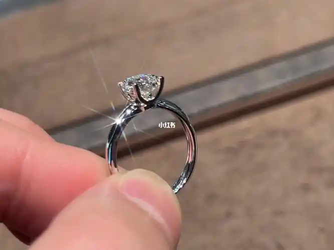 一克拉四爪简约公主方钻戒