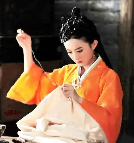 赵丽颖最适合哪种颜色的古装?十种颜色你来选