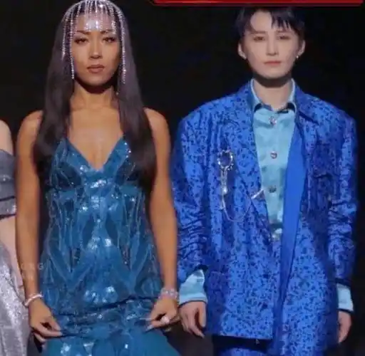 吉克隽逸陈小纭肤色差绝了,王鸥长腿抢镜_姐姐_那英组_周笔畅