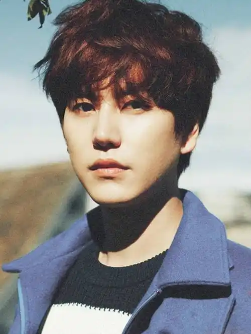 一六岁便成为练习生的曺圭贤在早期便展露出了惊人的舞台天赋,在随后