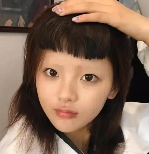 当女明星没有眉毛,热巴判若两人,杨超越减龄,关晓彤最意外!