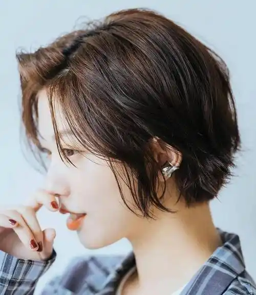 流行发型抢先看,每一款都魅力尽显_自然_造型_短发